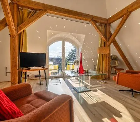 Skyview Mountain Panorama *